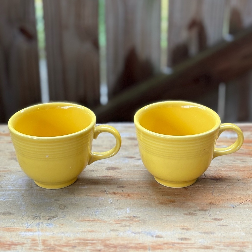 Set of 2 Retired Daffodil Fiesta Homer Laughlin Coffee Mugs Tea Cups Size 8oz
